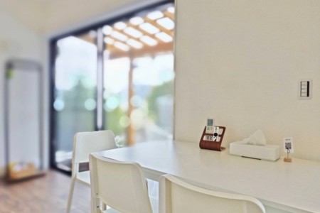 コテージ内は白を基調としています