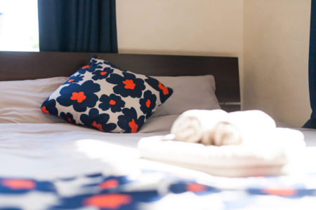 和モダンで統一された室内