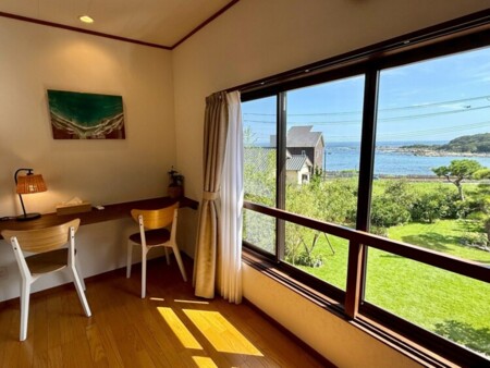 室内から見える海は徒歩１分