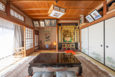 8畳の仏間