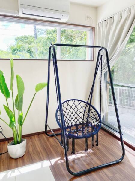 ハンギングチェアでのんびり